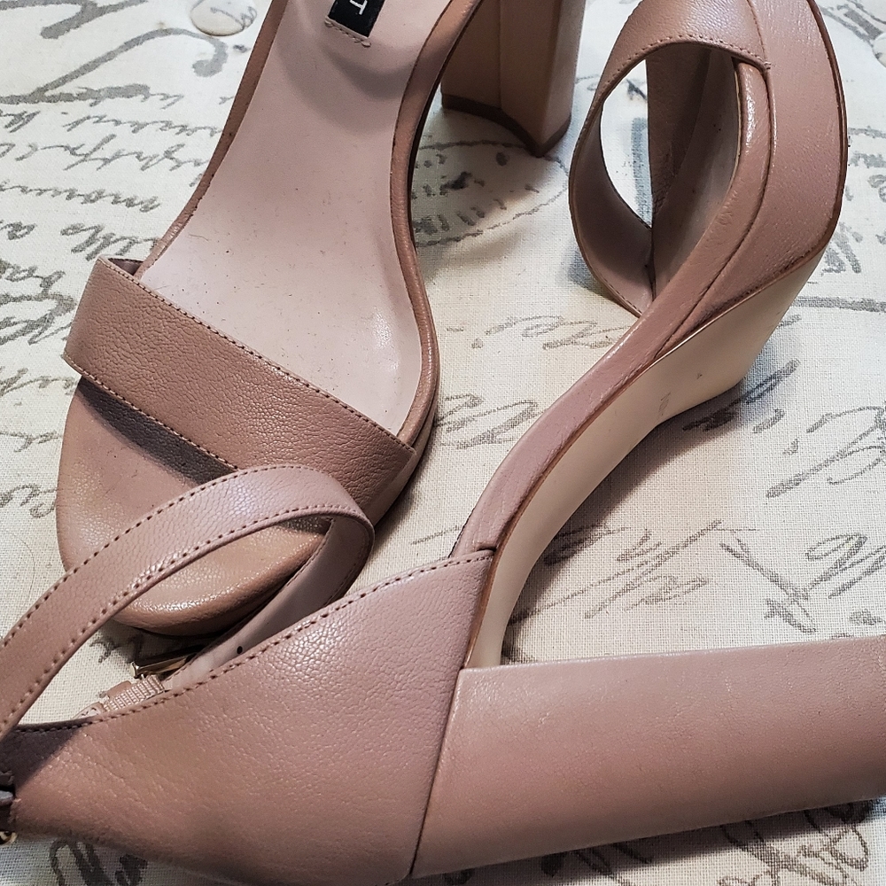 *Worn Once* Nine West, Chunky Sandal Heel